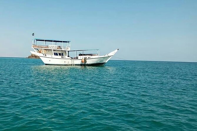 Full Day Musandam Cruise With Lunch From Dubai - Lunch and Beverages
