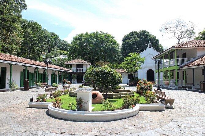 Full Day Panama History Tour With Private Guide - Mi Pueblito Highlights
