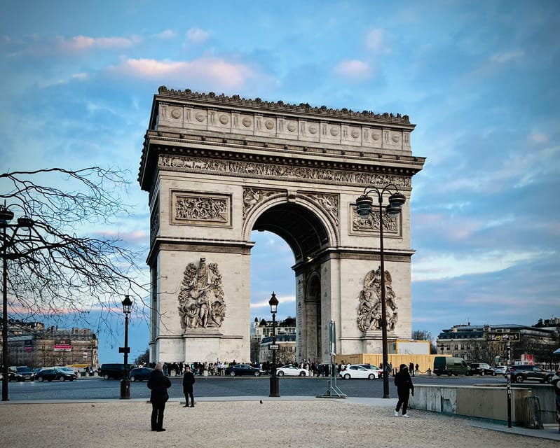 Full-Day Paris Tour: Iconic Landmarks & Stunning Photo Spots - Meeting Point