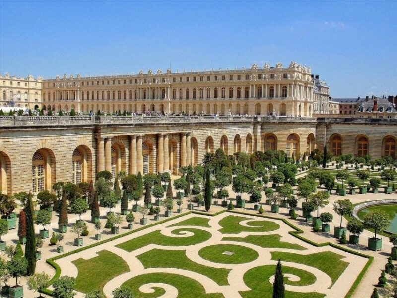 Full Day Paris Trip of Louvre and Versailles With Pickup - Itinerary