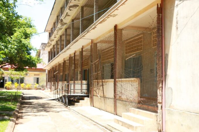 Full Day Phnom Penh City Tour With Private Vehicle and Guide - Customer Reviews