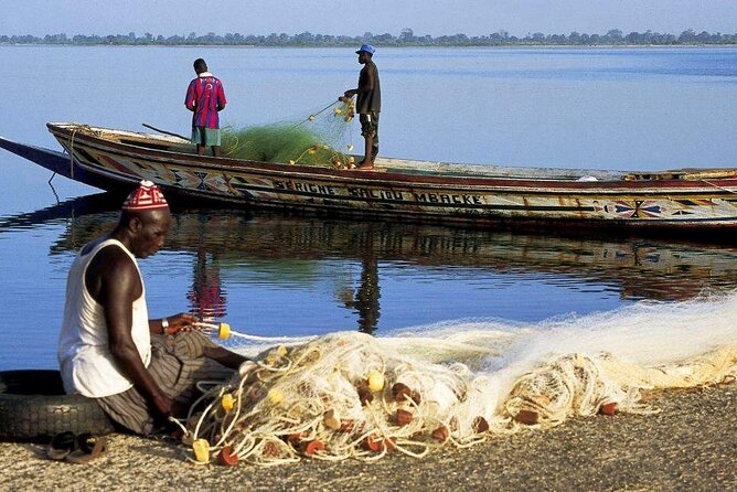Full-Day PINK LAKE and FISHING VILLAGE Combination - Guide Experience