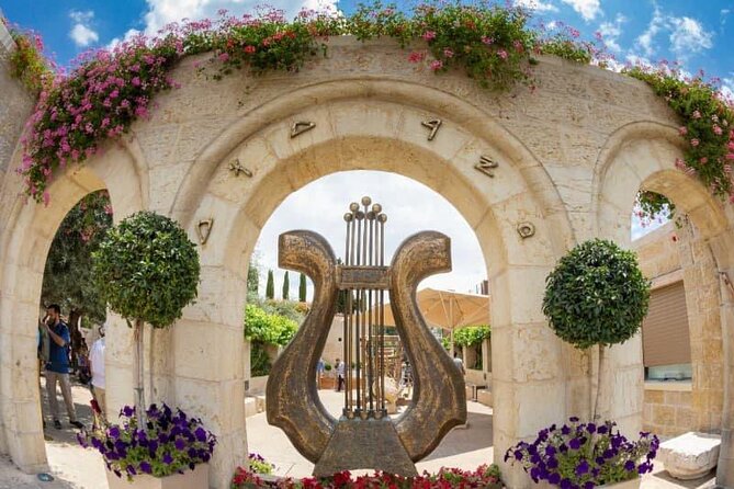 Full-Day Private and Guided Tour of the Jerusalems Old City - Key Points