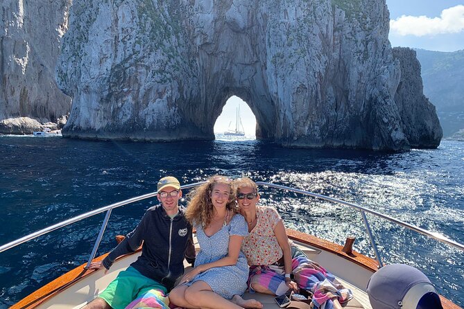 Full Day Private Boat Tour of Capri - Explore Capris Beauty