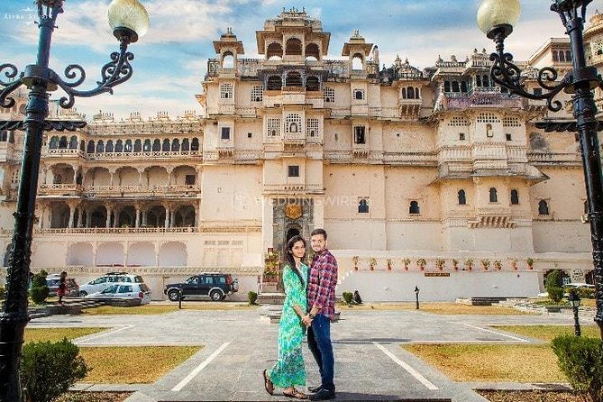 Full-Day Private City Tour of Udaipur Including Boat Ride in Lake Pichola - Handicraft Browsing