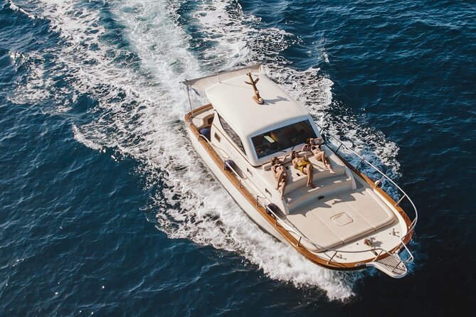 Full-Day Private Guided Boat Tour in Capri - Exploring Capris Coastline