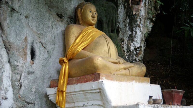 Full-Day Private Guided Pak Ou Caves & Ethnic Village Tour - Guided Tour Details