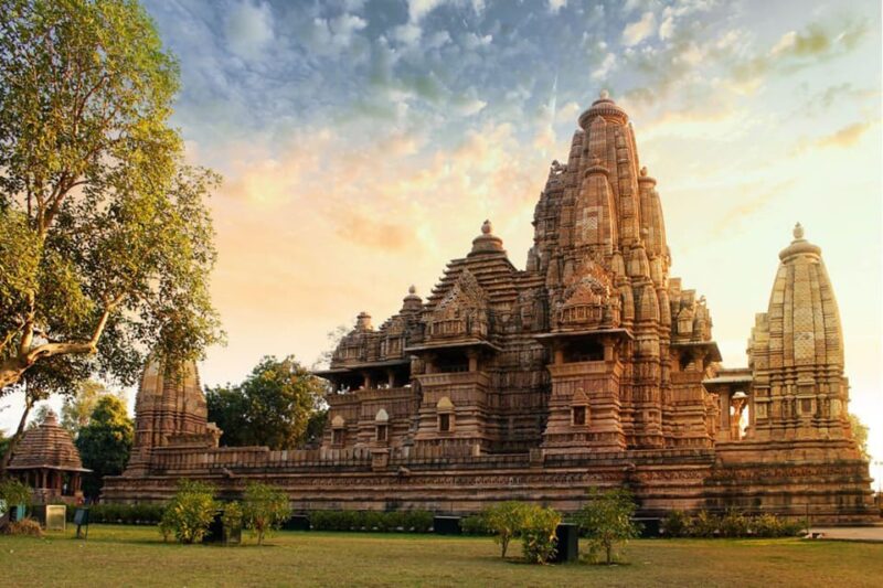 Full-Day Private Guided Temple Tour in Khajuraho - Tour Experience
