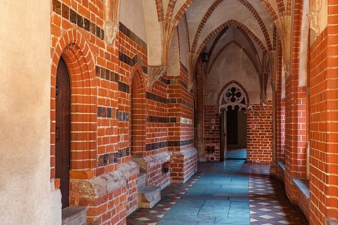 Full-Day Private Guided Tour to Stutthof Concentration Camp and Malbork Castle - Highlights of Malbork Castle