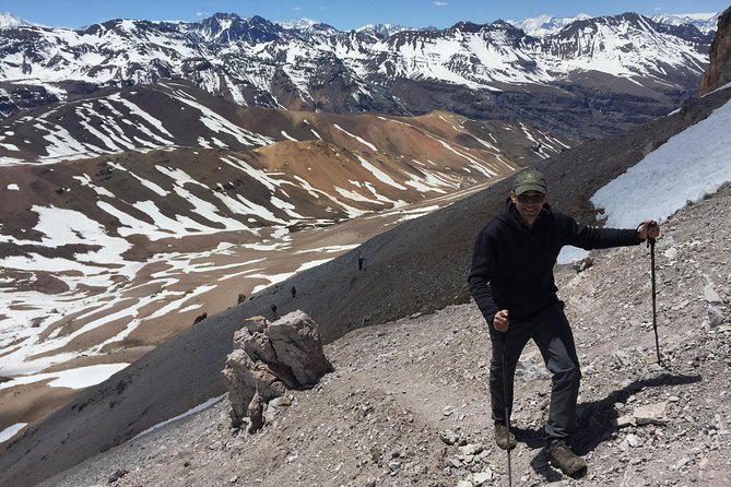 Full-Day Private Hike to the Top of El Pintor From Santiago, Chile - Participant Reviews