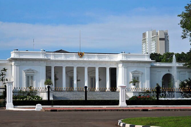 Full Day Private Jakarta Tour(Inc Lunch, Puppet Show, & Souvenir) - Memorable Cultural Immersion