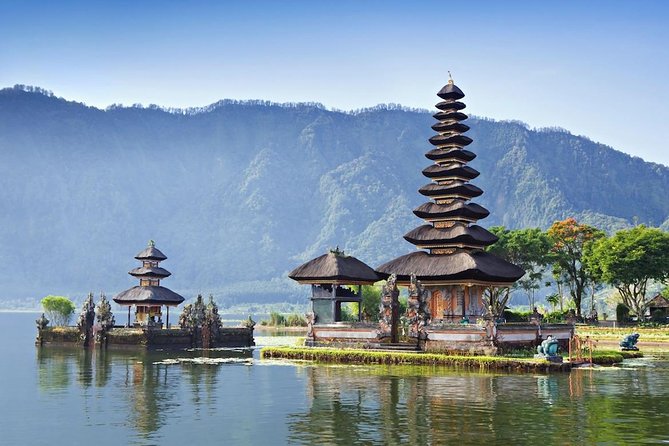 Full-Day Private North Bali Tour With Free Wifi - Balinese Handara Gate Photo Opportunity