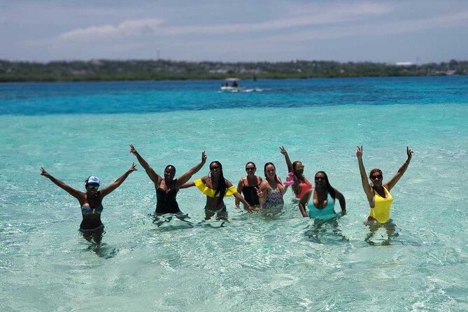 Full Day Private Pontoon Tour Around San Andrés Island - Inclusions