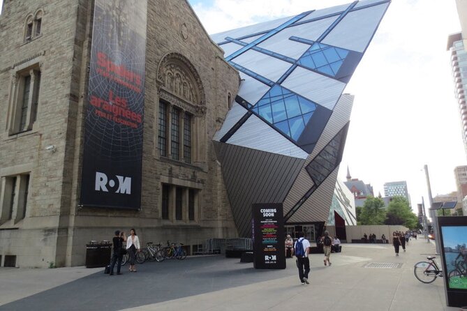 Full Day Private Sightseeing Tour in Toronto - Visiting the Royal Ontario Museum