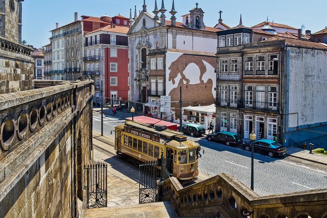 Full-Day Private Sightseeing Tour to Porto From Lisbon - Discovering Portos Beauty