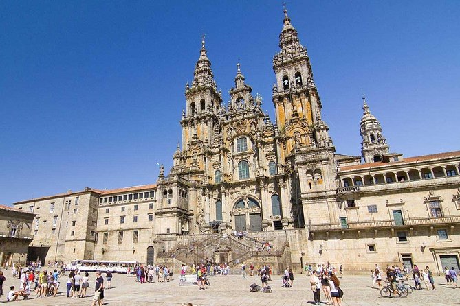 Full-Day Private Tour: Historic Santiago De Compostela From Lisbon - Meeting and Pickup
