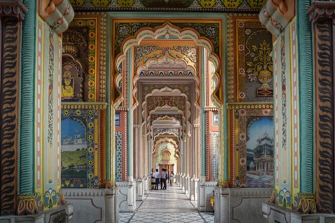 Full-Day Private Tour of the Best Instagram Spots in Jaipur - Exploring Amber Palace