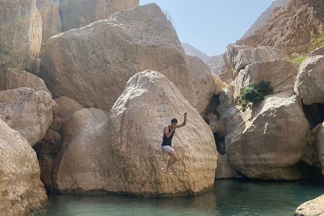 Full-Day Private Tour of Wadi Shab and Bimmah Sinkhole - Booking and Cancellation