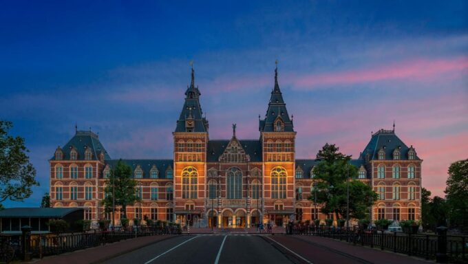 Full Day Private Tour to Amsterdam From Brussels - Booking Flexibility
