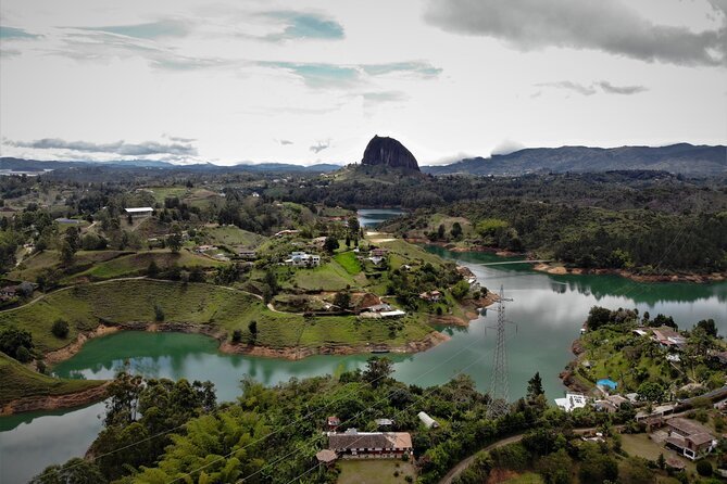 Full Day Private Tour to Guatapé and El Peñol - Itinerary Highlights