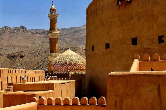 Full Day Private Tour to Nizwa and Jebel Shams From Muscat - Exploring Al Hamra