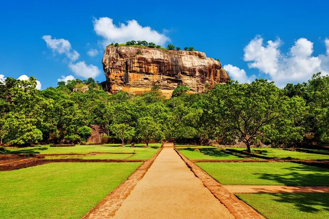 Full Day Private Tour to Sigiriya and Dambulla - Key Points