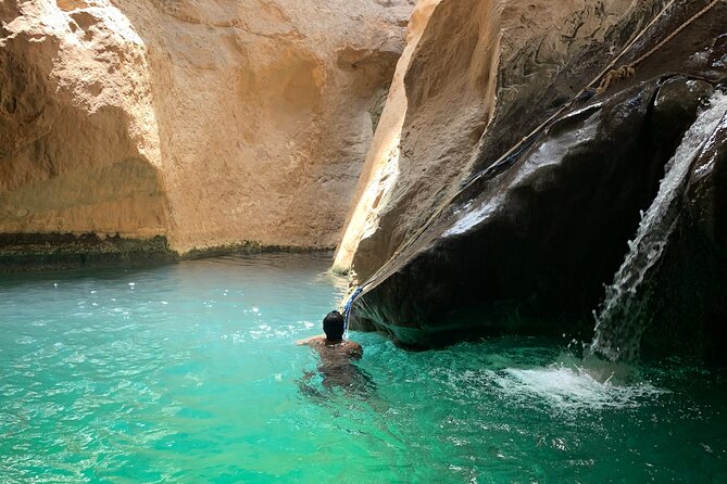 Full Day Private Tour to Wadi Shab and Bimmah Sinkhole - Duration and Itinerary