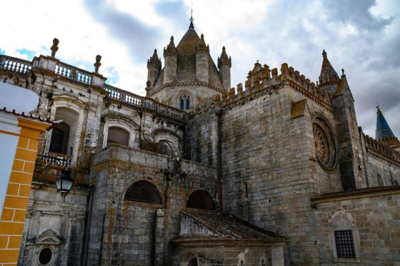 Full Day Private Transport - Évora and Megaliths - Attractions in Évora