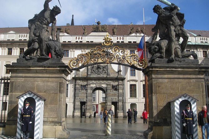 Full-Day Private Trip From Vienna to Prague - Group Capacity and Accessibility