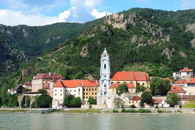 Full-Day Private Trip From Vienna to Wachau Valley - Explore the Wachau Valley