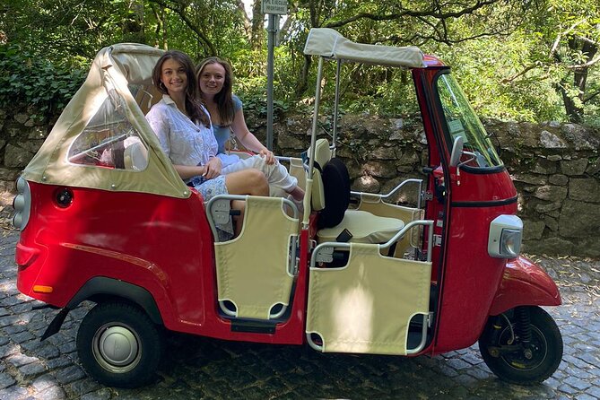 Full Day Private Tuk-Tuk Tour in Sintra - Knowledgeable Guide