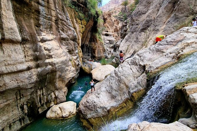 Full-Day Private Wadi Tiwi Adventure - Exploring the Wadis Landscape