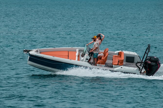Full Day Rental in Santorini With Saxdor Luxury Boat - Private Saxdor Luxury Boat Rental