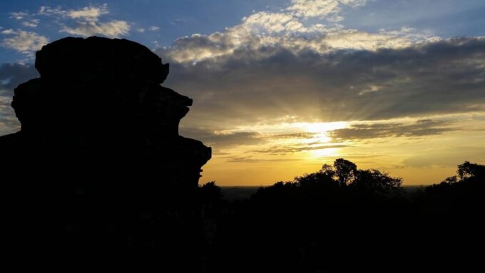 Full Day Rolous Group and Angkor Wat With Sunset Viewing - Artisans Dangkor Visit
