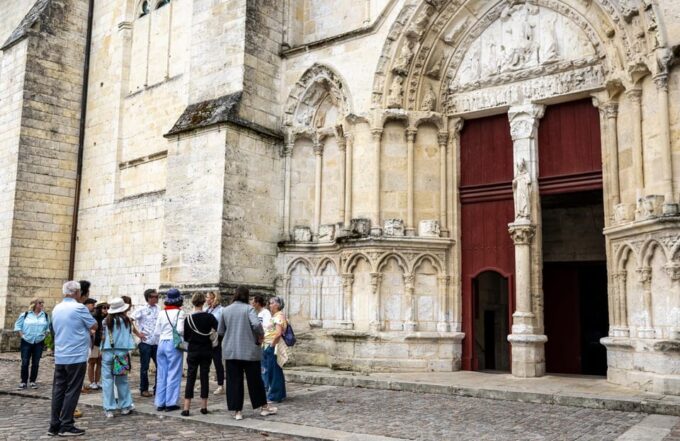Full-day Saint-Emilion: Village, Undergrounds and Châteaux - Navigating the Picturesque Medieval Streets