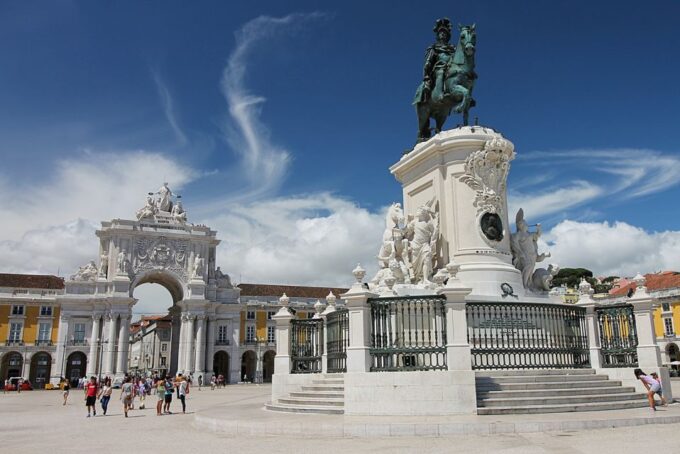 Full Day São Jorge Castle & Cristo Rei Sanctuary Tour - Availability and Booking