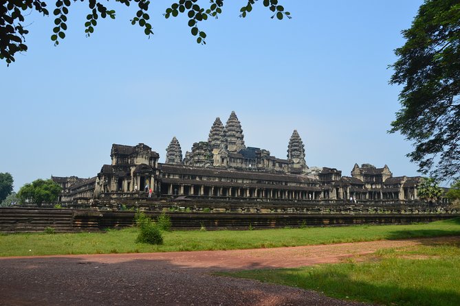 Full-Day Siem Reap Angkor Major Temples Private Tour - Pricing and Confirmation