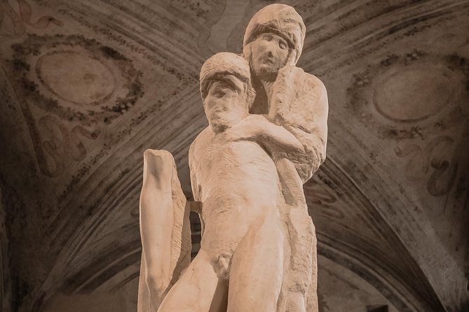 Full-day Skip-The-Line Milan, The Last Supper and Michelangelo's Rondanini Pietà - Admiring Michelangelos Rondanini Pietà
