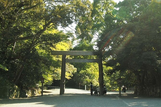 Full-Day Small-Group Tour in Ise Jingu - Group Size and Cancellation