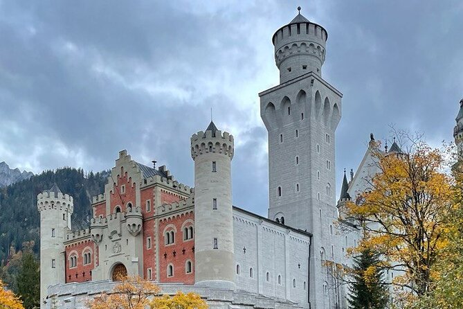 Full Day Small Group Tour in Neuschwanstein From Innsbruck - Meeting and Duration