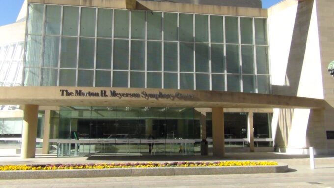 Full-Day Small-Group Tour of Dallas & the JFK Assassination - Exploring Neighborhoods