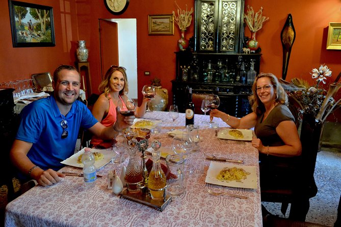 Full-Day Small-Group Truffle Hunting in Tuscany With Lunch - Truffle Hunting Experience