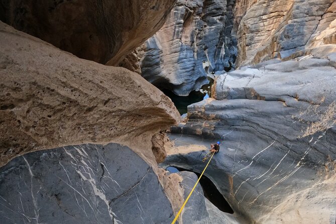 Full Day - Snake Canyon Adventure Tour in Jebel Shams Region - Tour Group Size