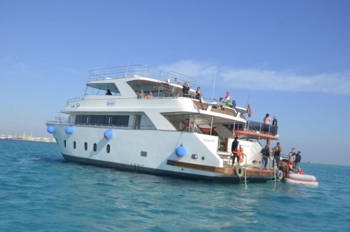 Full-Day Snorkeling and Island Tour With Luxury Cruise - Paradise Island Full-Day Trip