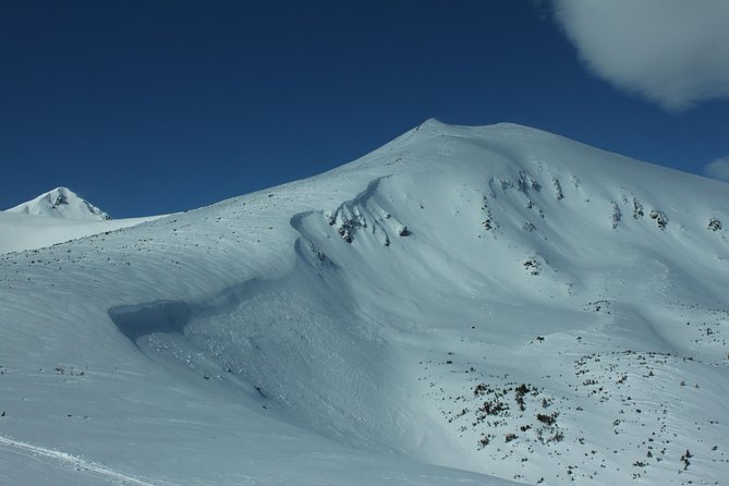 Full Day Snowshoeing Tour to Bezbog Peak 2645 M in Pirin Mountains - Inclusions