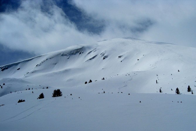 Full Day Snowshoeing Tour to Bezbog Peak 2645 M in Pirin Mountains - Pickup and Meeting Details