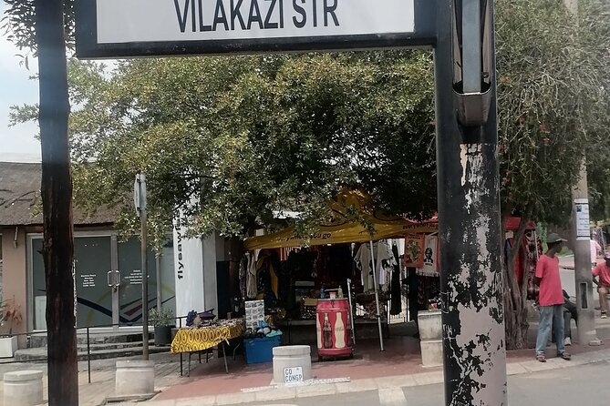 Full-Day Soweto Apartheid Museum and Lunch - Lunch in Soweto