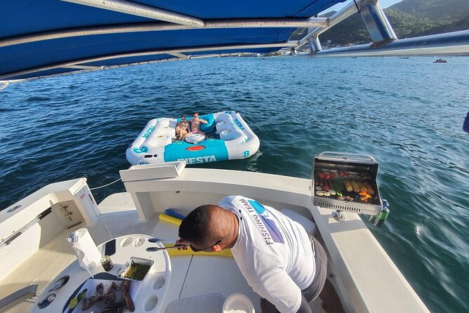 Full Day Taboga Island and Fishing Onboard a Private Yacht - Yacht and Facilities