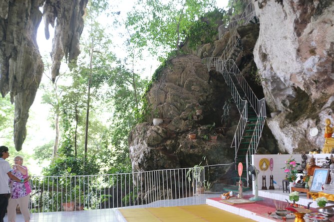Full-Day Temple Tour Including Dragon Cave From Khao Lak - Discovering Bang Rieng Temple