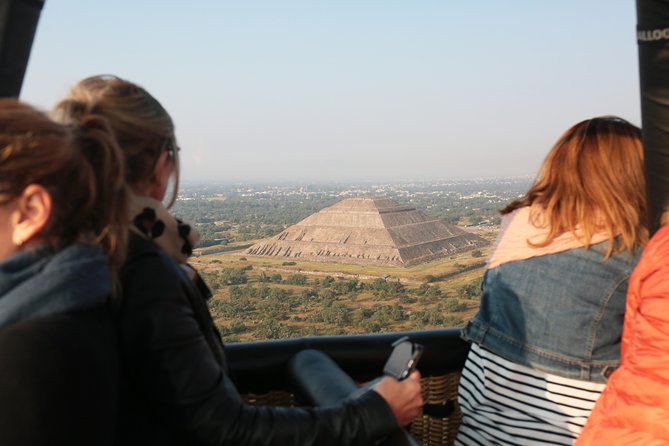 Full-Day Teotihuacan Hot Air Balloon Tour From Mexico City Including Transport - Stunning Sunrise Views